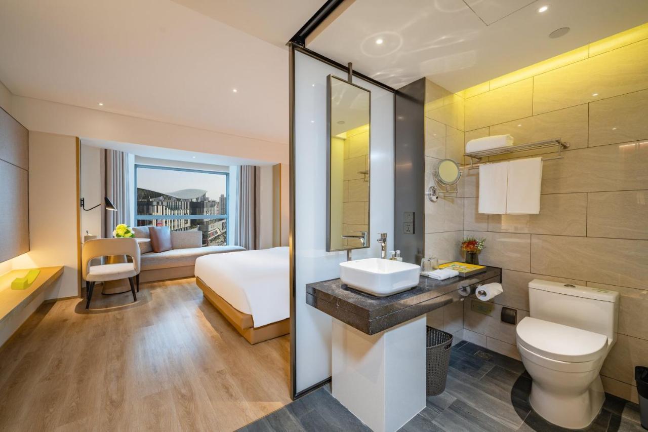 Holiday Inn Shanghai Huaxia By Ihg - Overlooking City Scenery At Sky View Restaurant Exteriér fotografie