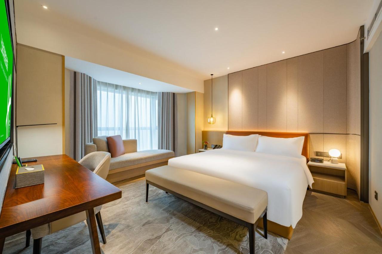 Holiday Inn Shanghai Huaxia By Ihg - Overlooking City Scenery At Sky View Restaurant Exteriér fotografie