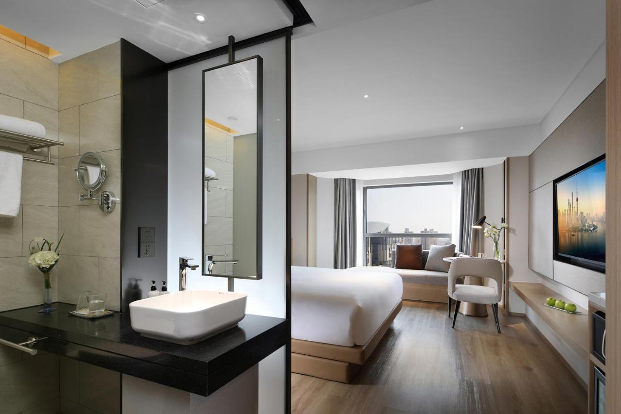 Holiday Inn Shanghai Huaxia By Ihg - Overlooking City Scenery At Sky View Restaurant Exteriér fotografie