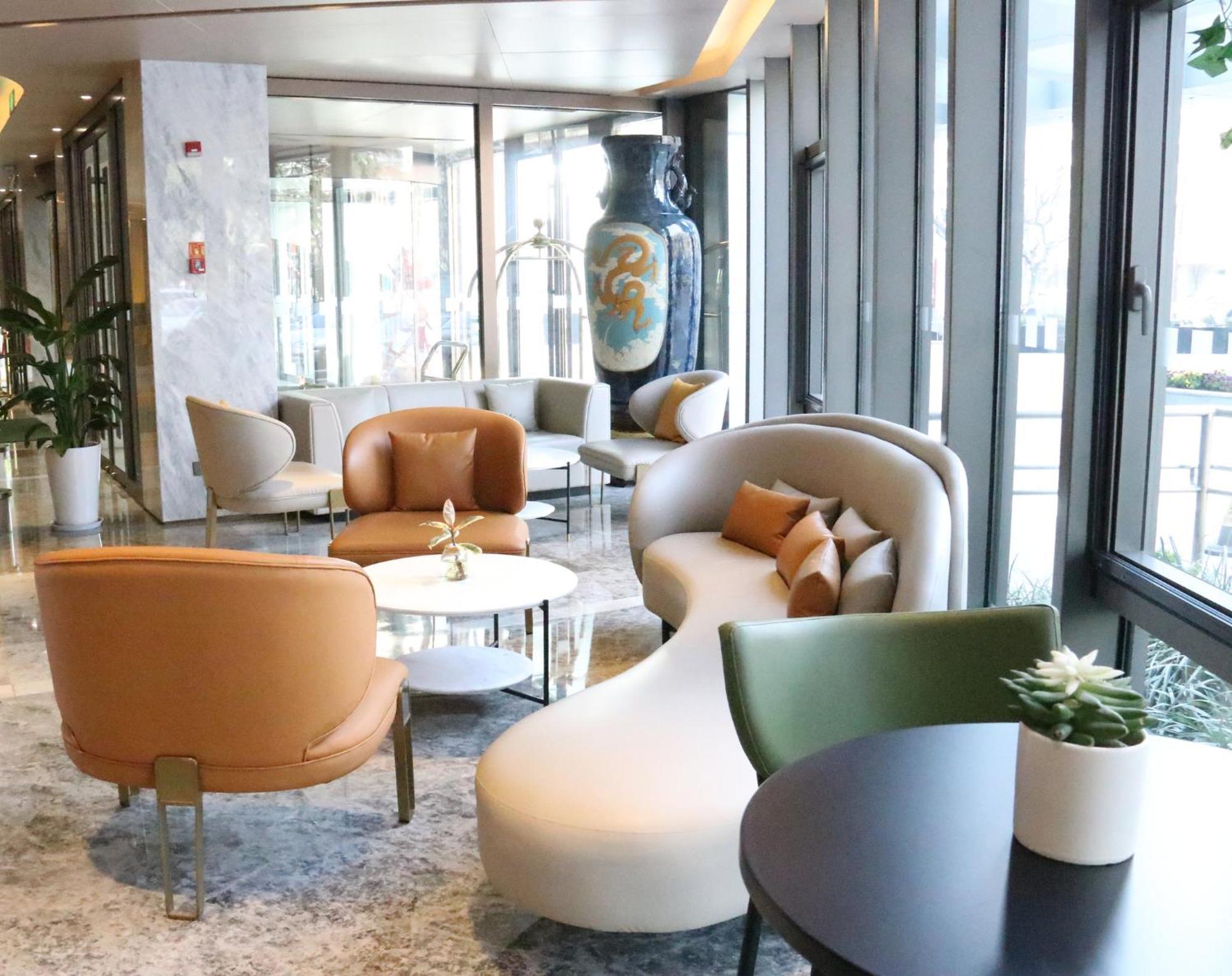 Holiday Inn Shanghai Huaxia By Ihg - Overlooking City Scenery At Sky View Restaurant Exteriér fotografie