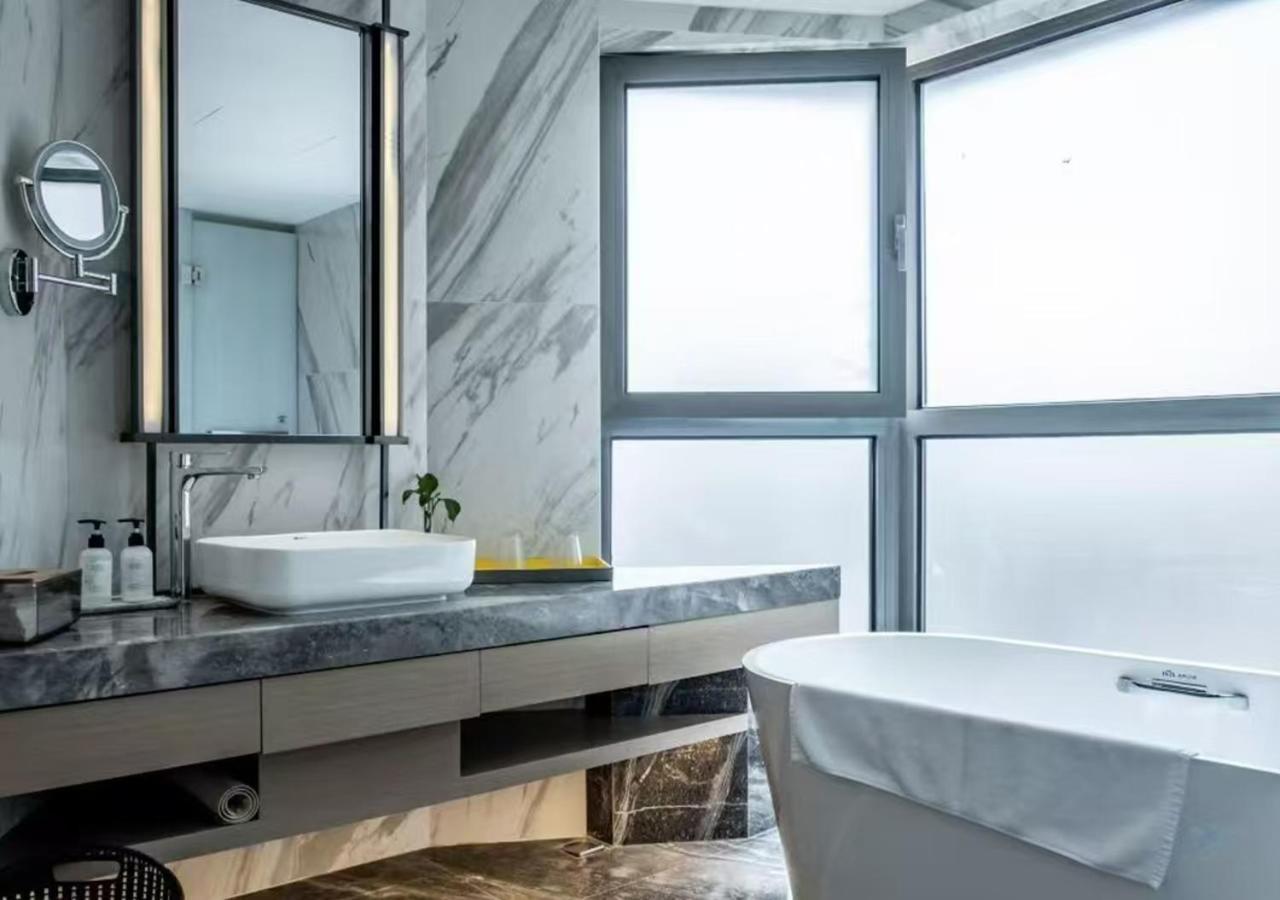 Holiday Inn Shanghai Huaxia By Ihg - Overlooking City Scenery At Sky View Restaurant Exteriér fotografie