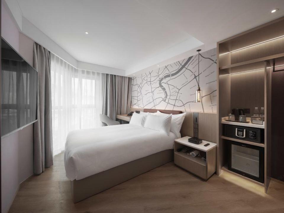 Holiday Inn Shanghai Huaxia By Ihg - Overlooking City Scenery At Sky View Restaurant Exteriér fotografie