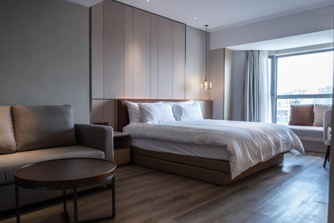 Holiday Inn Shanghai Huaxia By Ihg - Overlooking City Scenery At Sky View Restaurant Exteriér fotografie